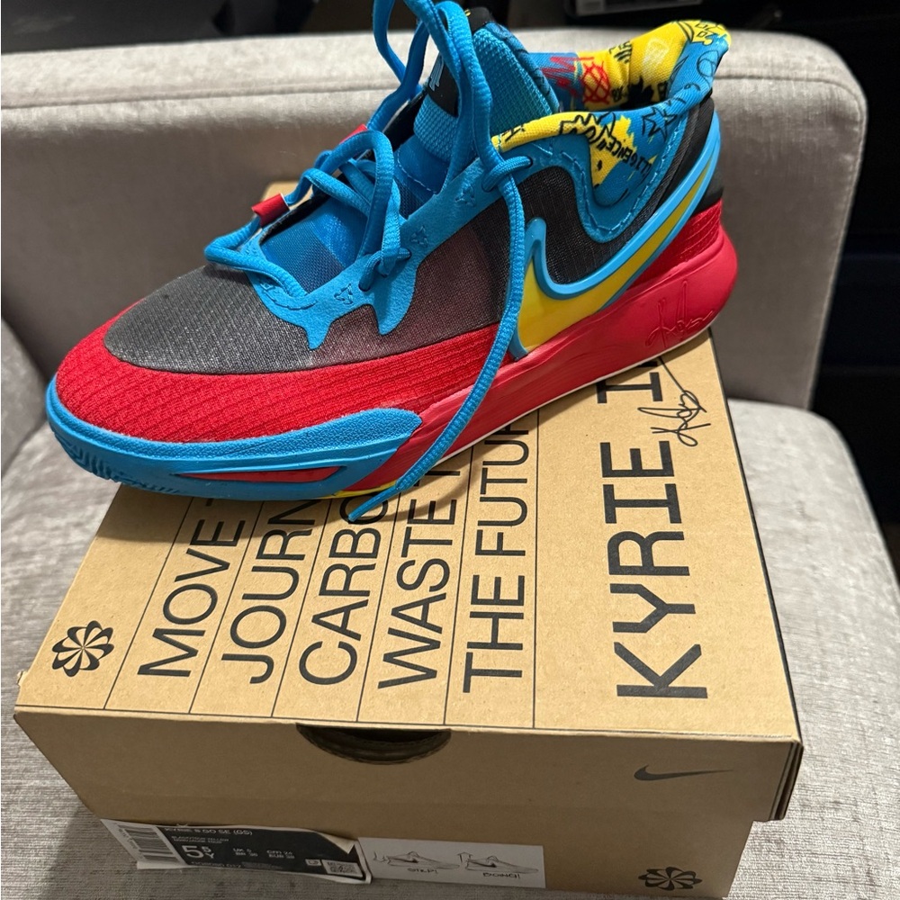 Nike Kyrie Irving OG 8 5.5 GS